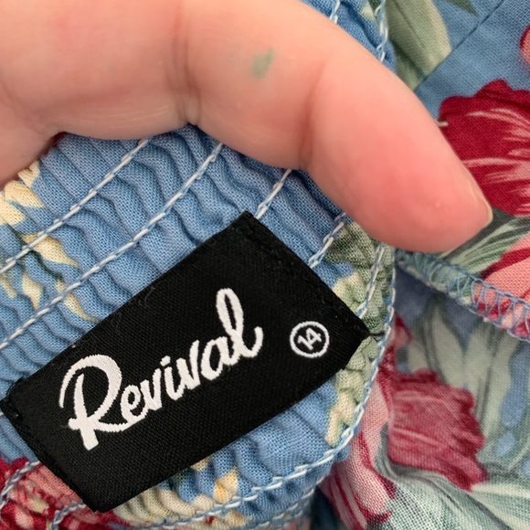 Vintage inspired Halter midi dress in Blue Hawaii print ๐ธ๐ - Picture 3 of 4